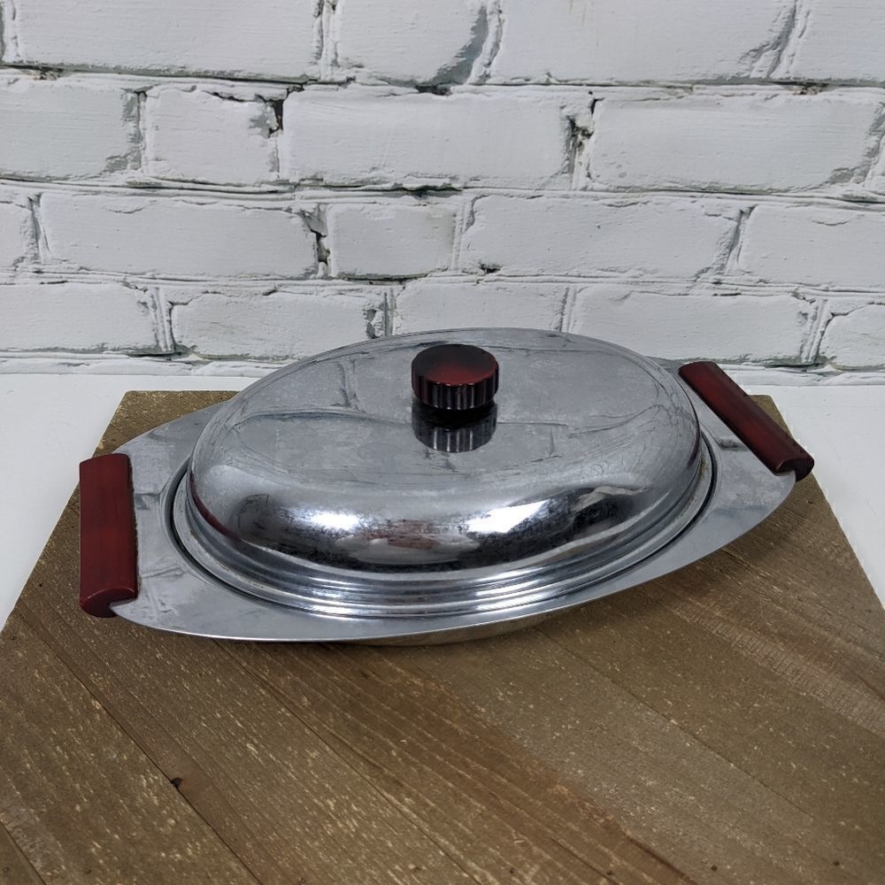 Glo Hill Gourmates casserole dish with Cherry Bakelite handles, Stainless